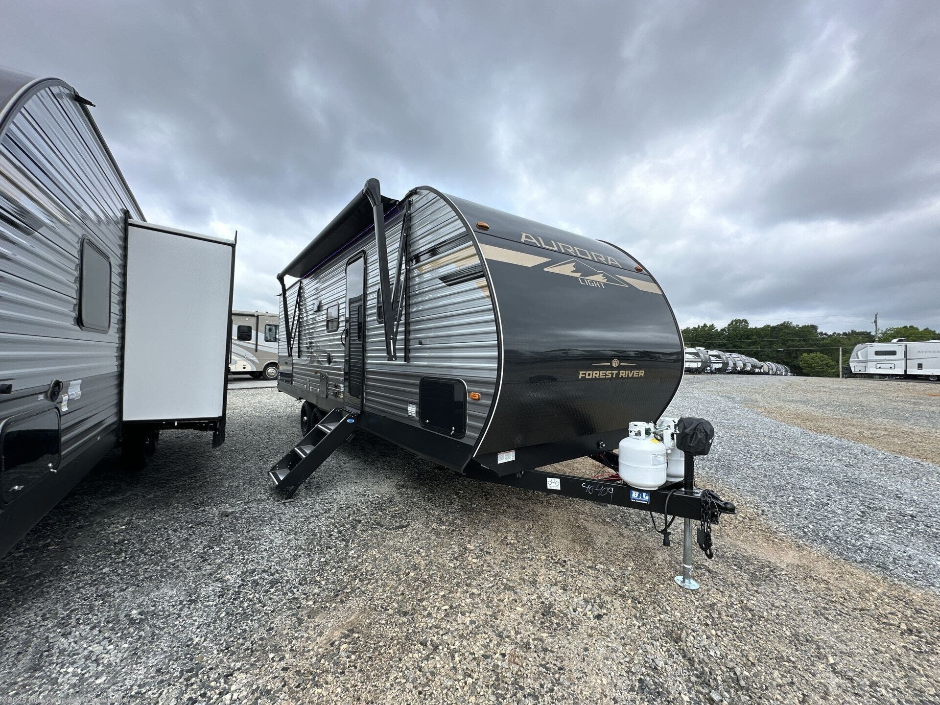 New 2025 Forest River Aurora Light 26BHS available in Duncan, South Carolina