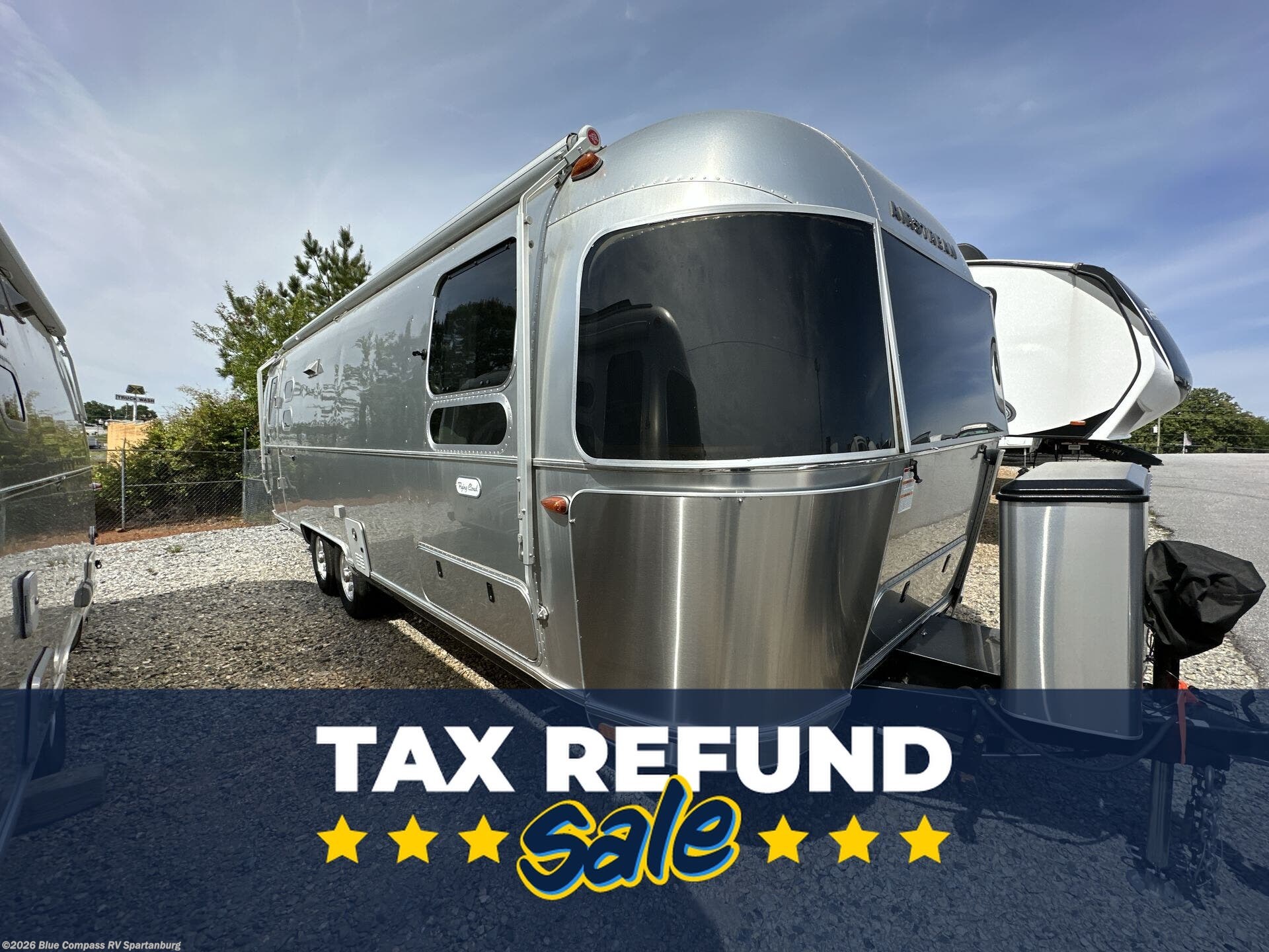 Used 2022 Airstream Flying Cloud 27FB Twin available in Duncan, South Carolina