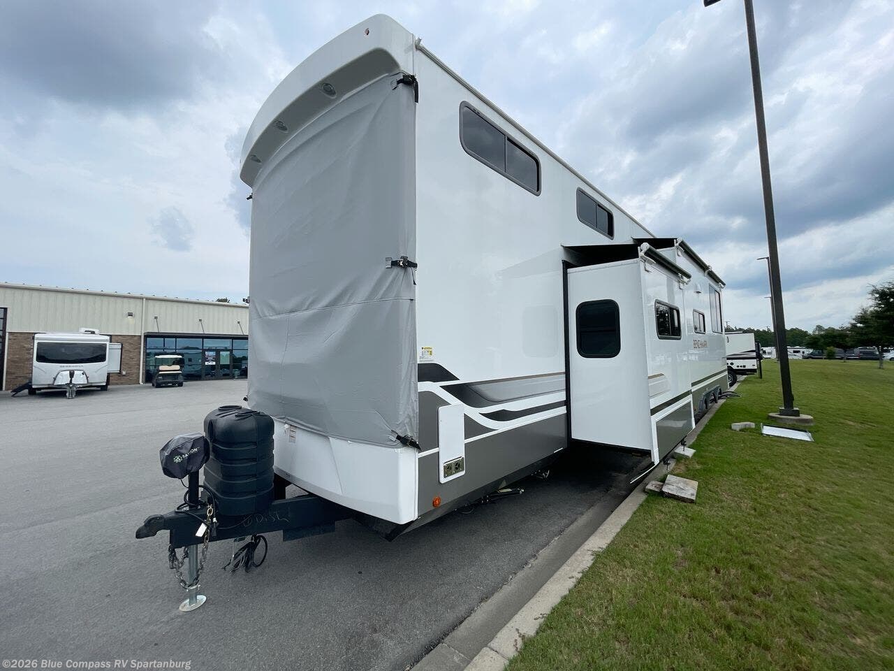 New 2026 Alliance RV Benchmark 44LFT available in Duncan, South Carolina