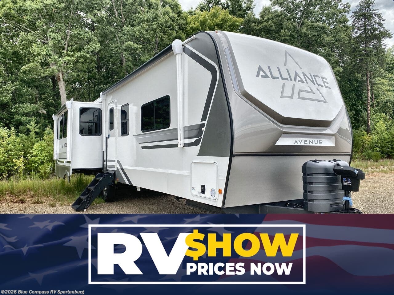 New 2027  Alliance RV Avenue 332RL by Alliance RV from Blue Compass RV Spartanburg in Duncan, SC