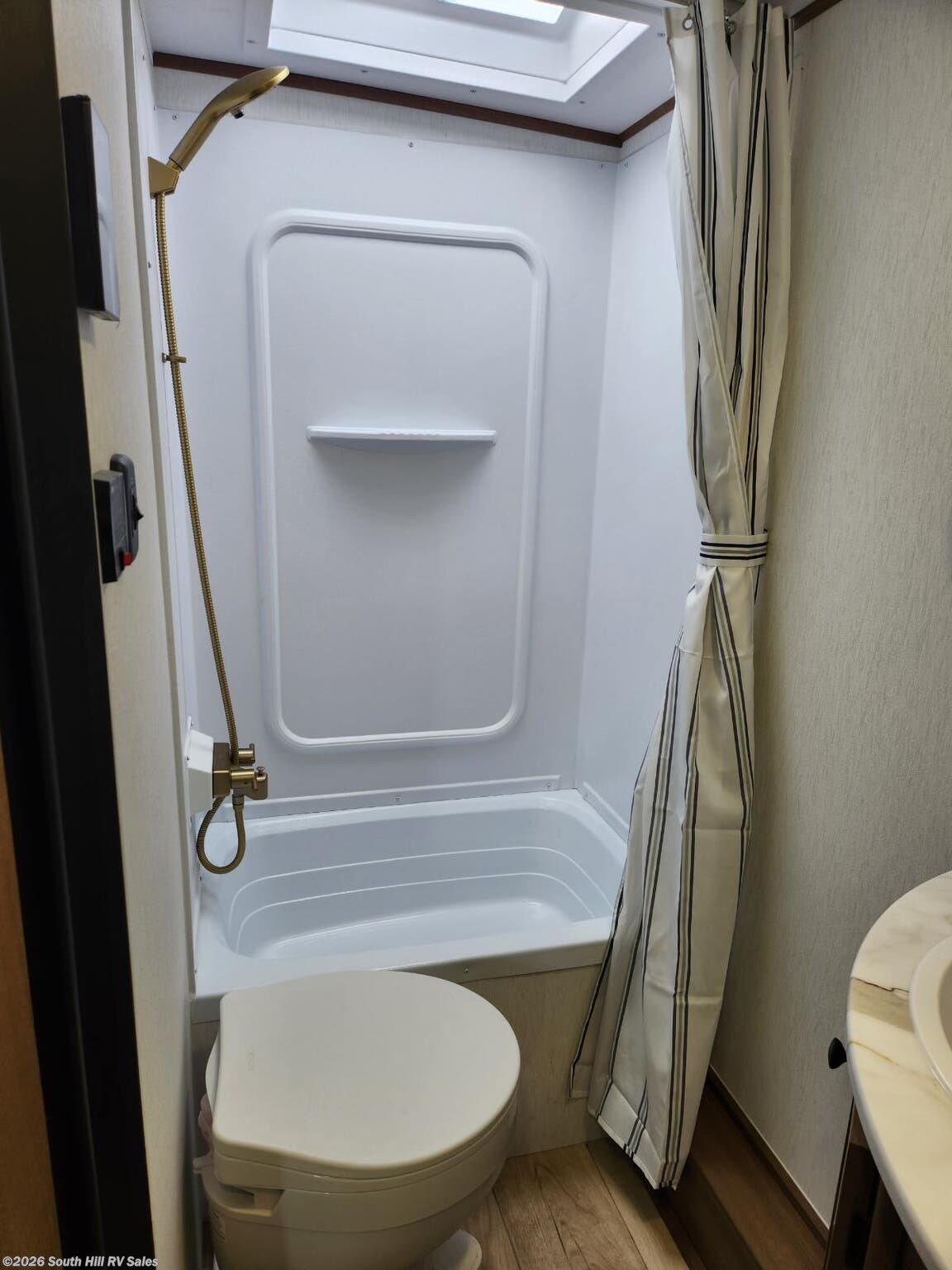 New 2026 Coachmen Apex Nano 228BHS available in Puyallup, Washington