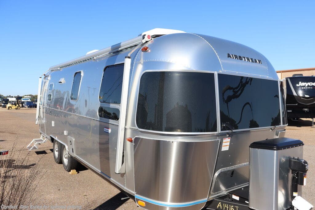 New 2026 Airstream International 27FB available in Southaven, Mississippi