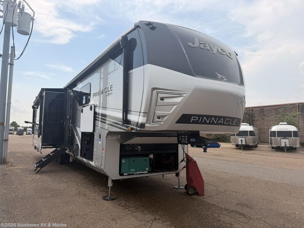 New 2027 Jayco Pinnacle 38FBRK available in Southaven, Mississippi