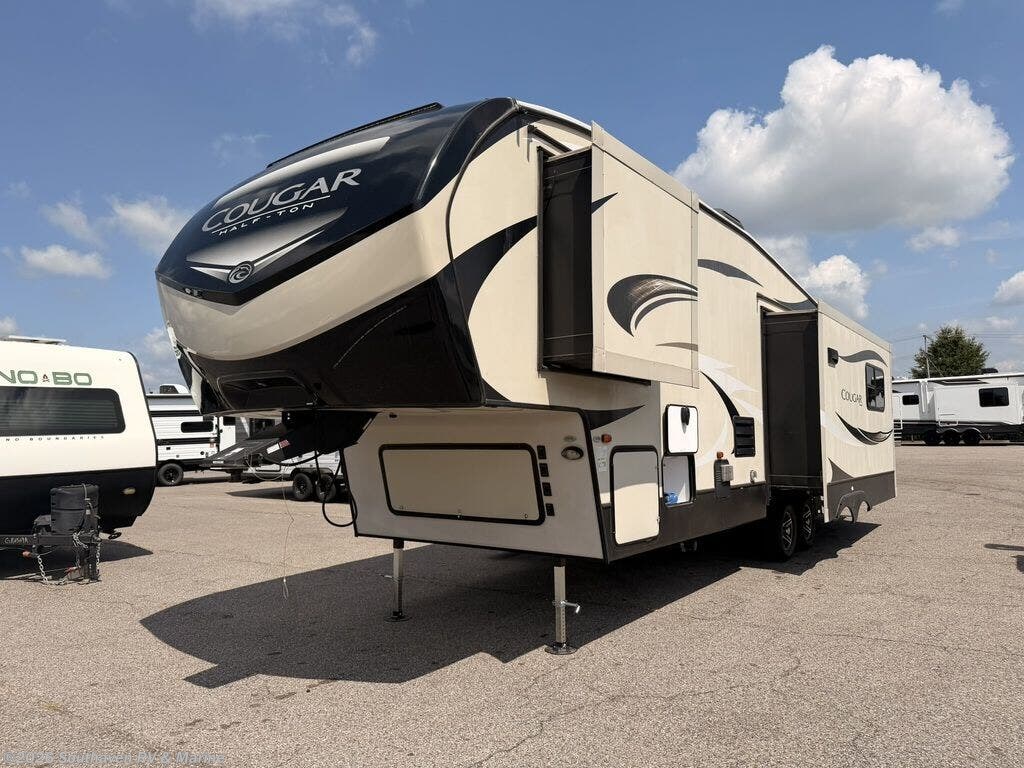 Used 2018 Keystone Cougar X-Lite 29RES available in Southaven, Mississippi