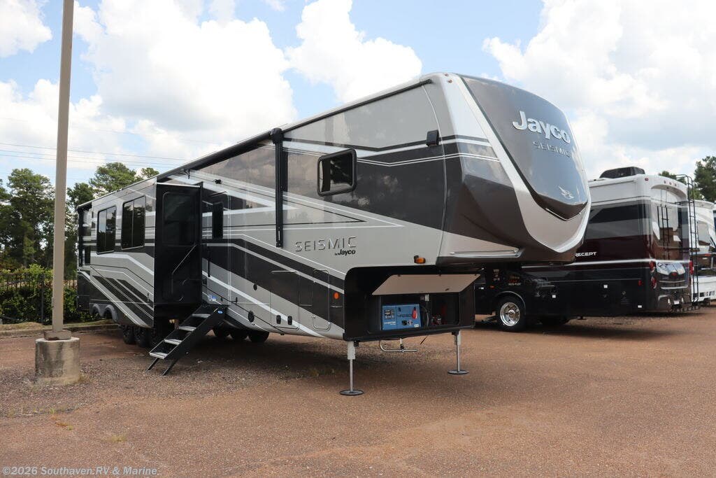 Used 2026 Jayco Seismic 395 available in Southaven, Mississippi