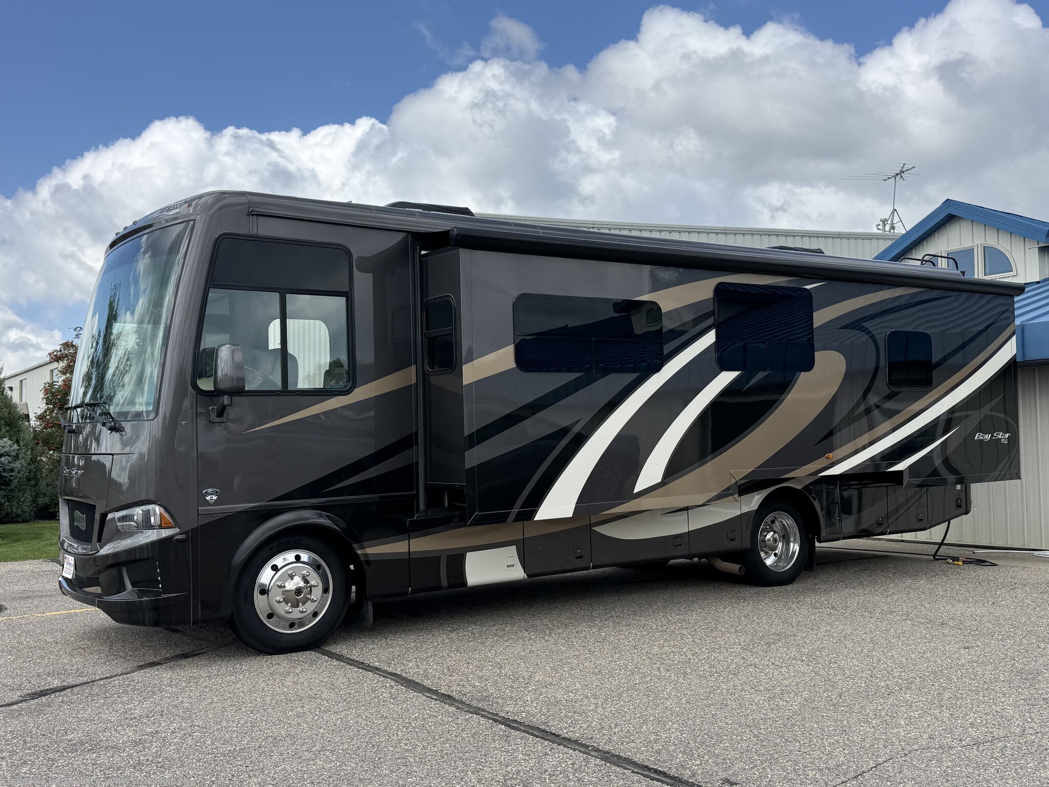 Used 2021 Newmar Bay Star 3124 available in Garfield, Minnesota