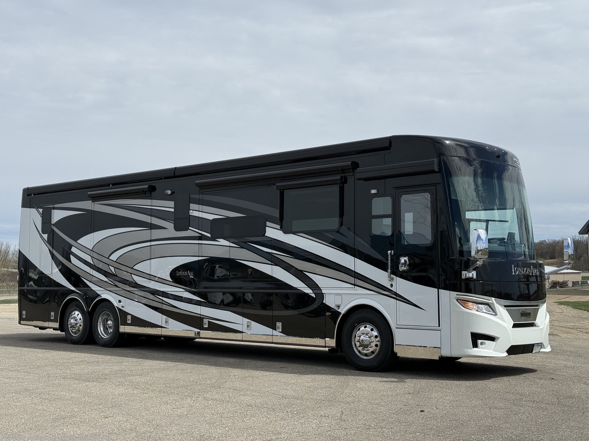 Used 2021 Newmar London Aire 4551 available in Garfield, Minnesota