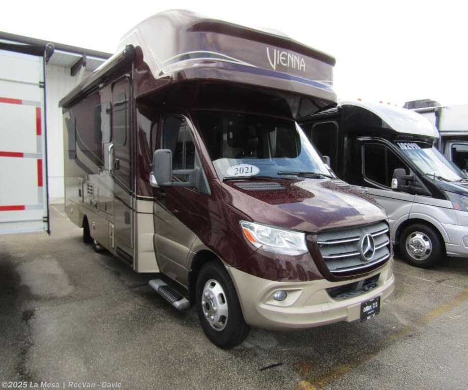 Used 2021 Renegade RV Vienna 25FWC available in Davie, Florida
