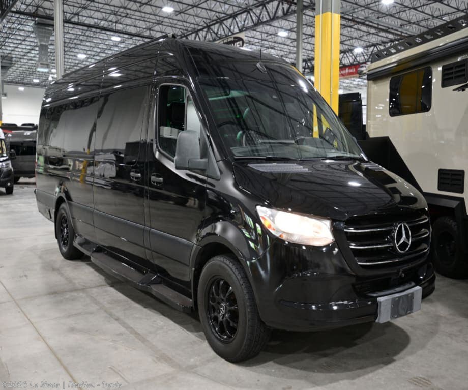 Used 2020 Midwest  DAYCRUISER D6 available in Davie, Florida