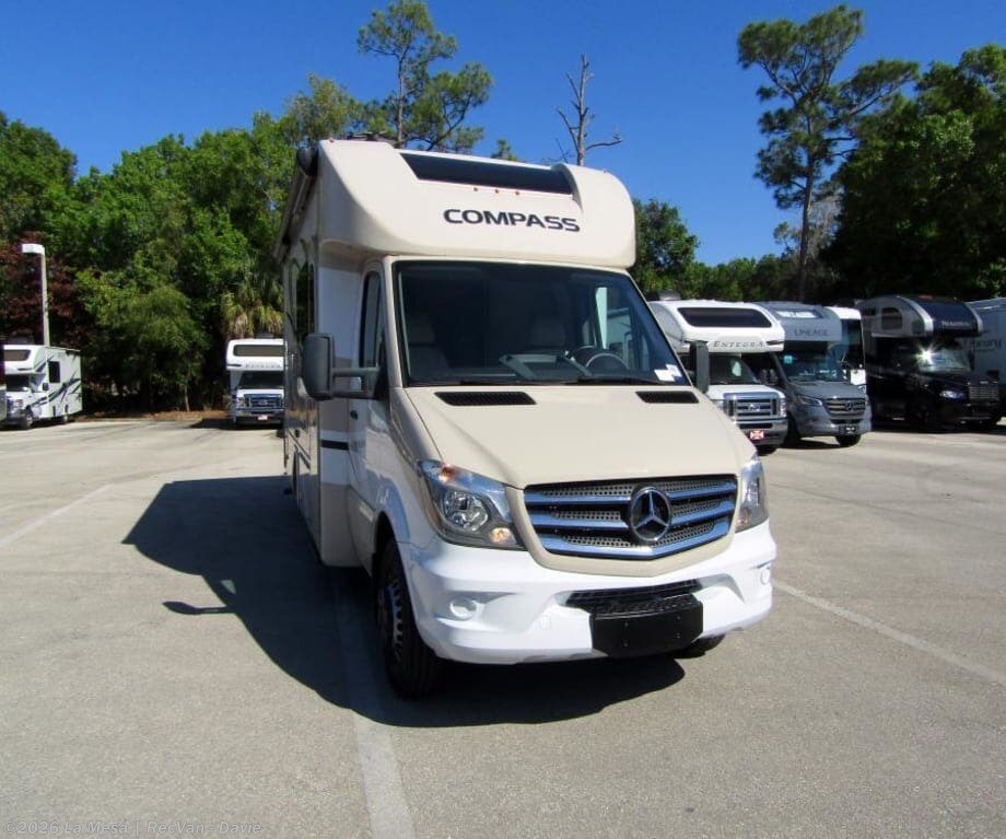 Used 2019  Thor Motor Coach Compass 24TF by Thor Motor Coach from La Mesa | RecVan - Davie in Davie, FL
