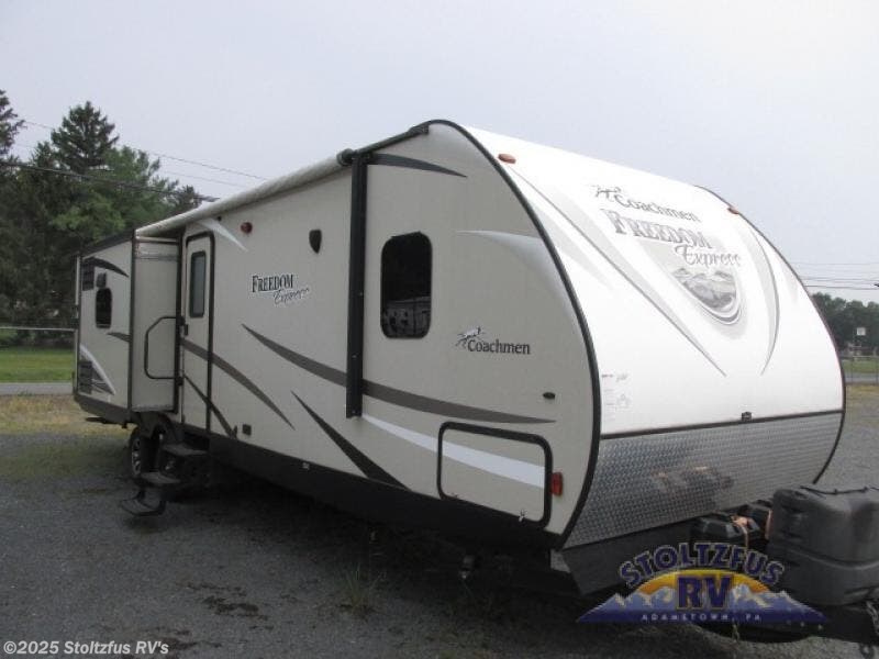 Used 2017 Coachmen Freedom Express 320BHDS available in Adamstown, Pennsylvania