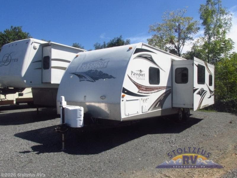 Used 2011  Keystone Passport 285RL by Keystone from Stoltzfus RV's in Adamstown, PA