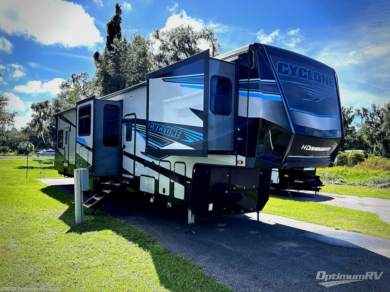 New 2025 Heartland Cyclone 4008 available in Ocala, Florida