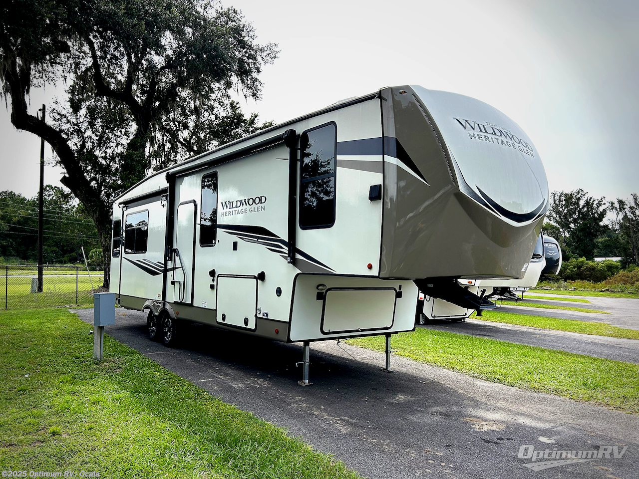 Used 2022 Forest River Wildwood Heritage Glen 286RL available in Ocala, Florida