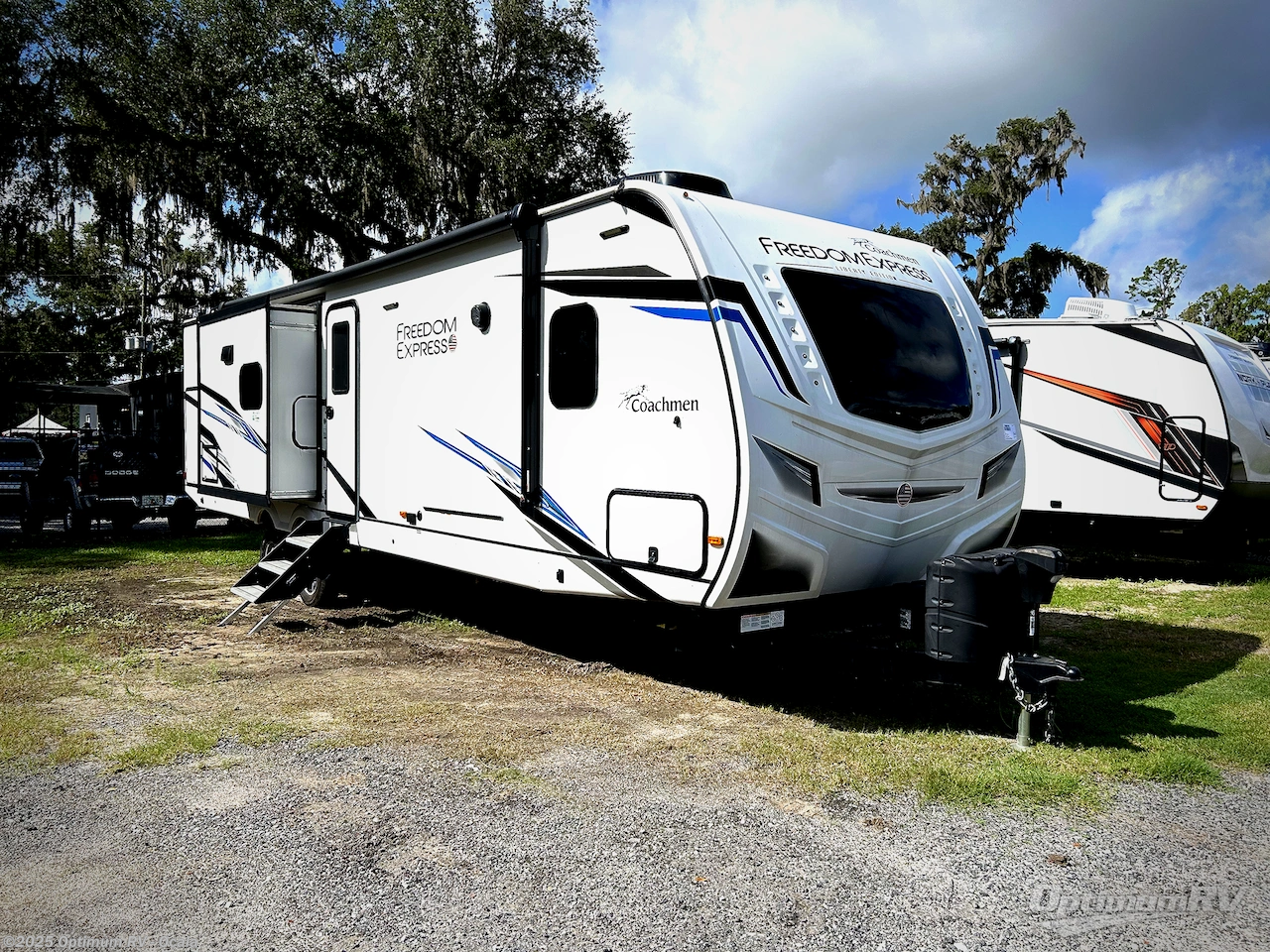 Used 2023 Coachmen Freedom Express Liberty Edition 320BHDSLE available in Ocala, Florida