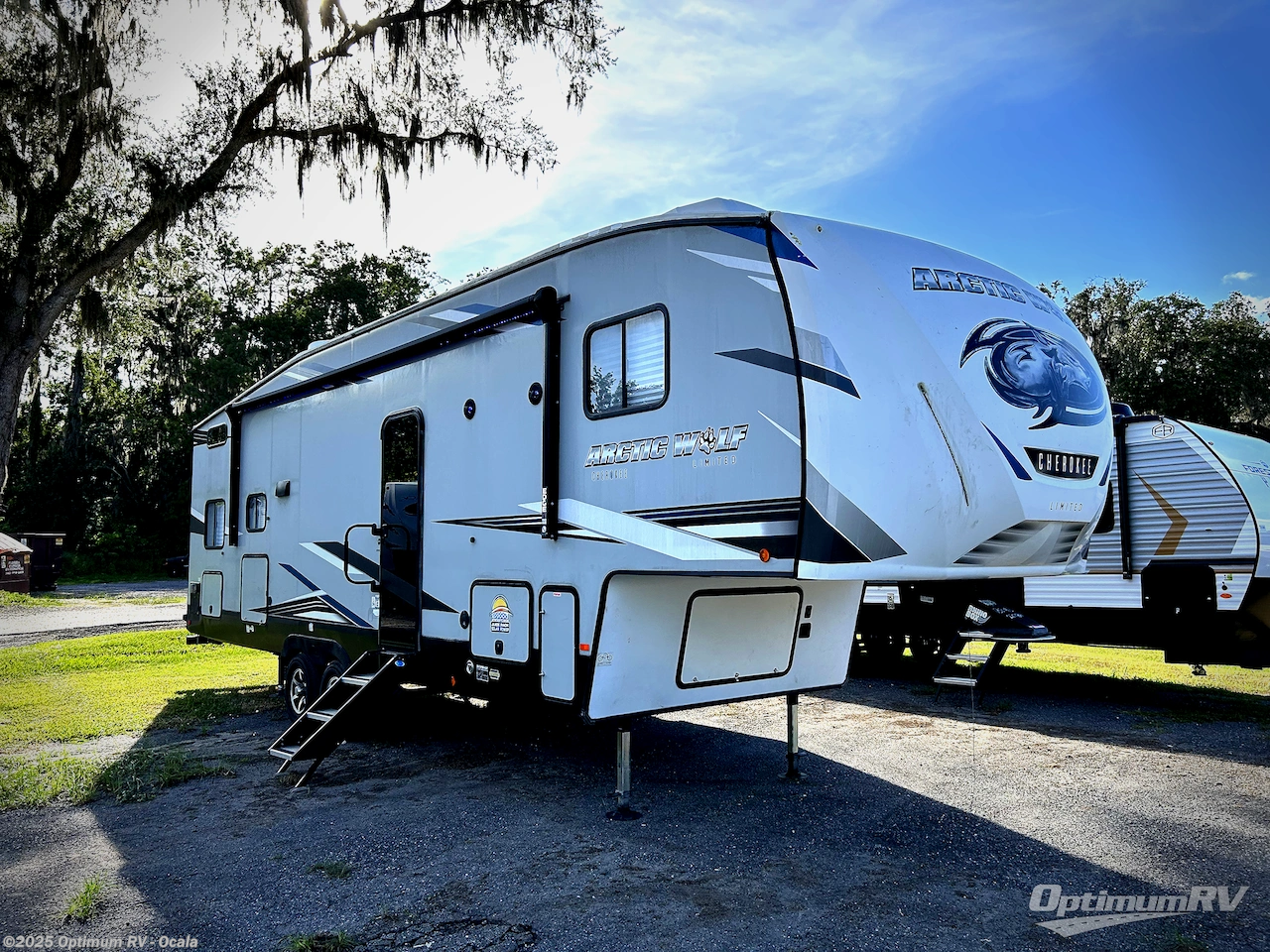 Used 2022 Forest River Cherokee Arctic Wolf 287BH available in Ocala, Florida