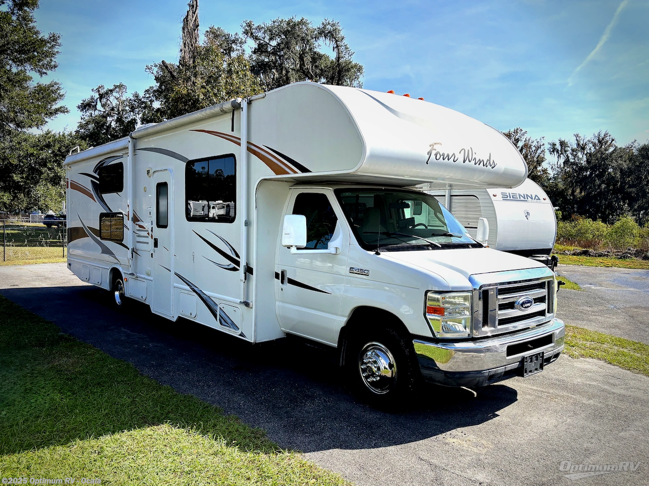 Used 2011 Thor  Four Winds 31A available in Ocala, Florida