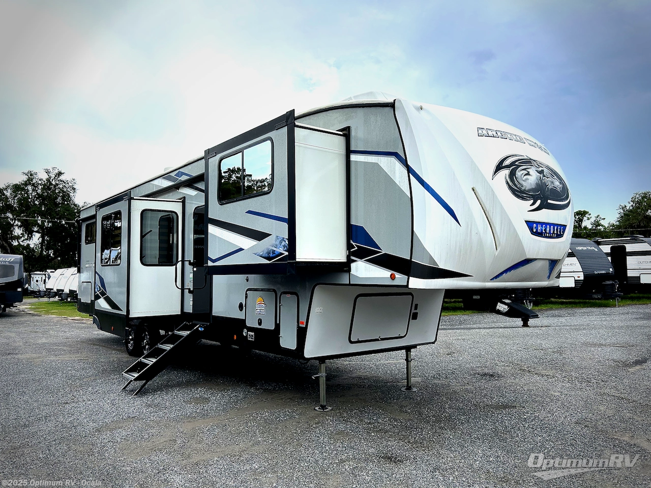 Used 2023 Forest River Cherokee Arctic Wolf Suite 3910 available in Ocala, Florida