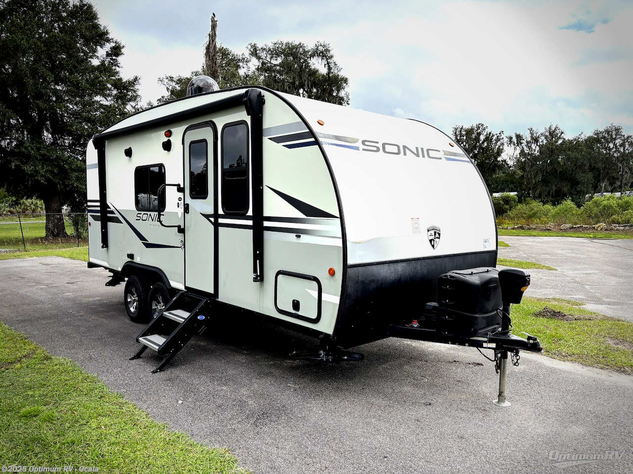 Used 2020 Venture RV Sonic SN190VRB available in Ocala, Florida