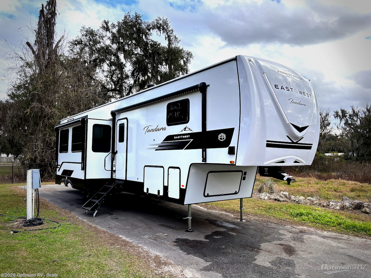 New 2026 East to West Tandara 387BH available in Ocala, Florida