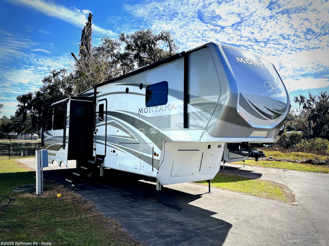 Used 2022 Keystone Montana 3121RL available in Ocala, Florida