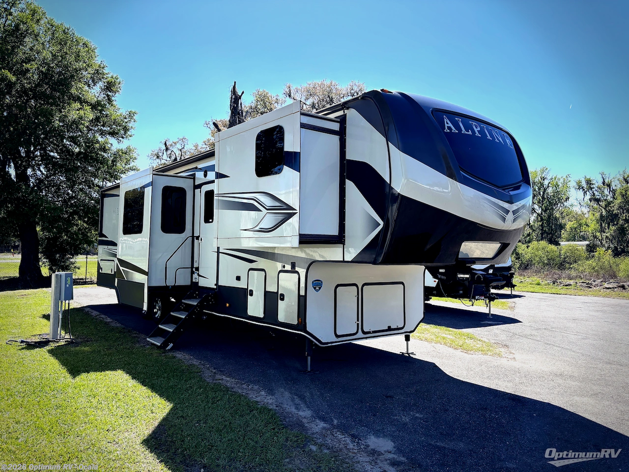 Used 2022 Keystone Alpine 3790FK available in Ocala, Florida