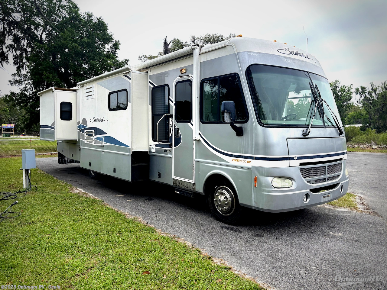 Used 2004 Fleetwood Southwind 37C available in Ocala, Florida