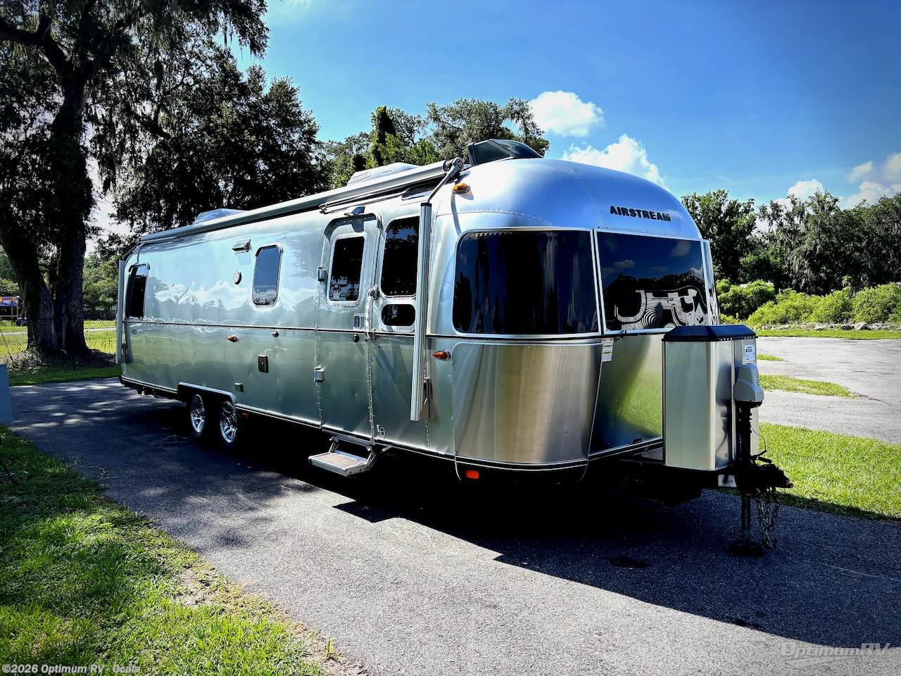 Used 2017 Airstream Classic 30 available in Ocala, Florida