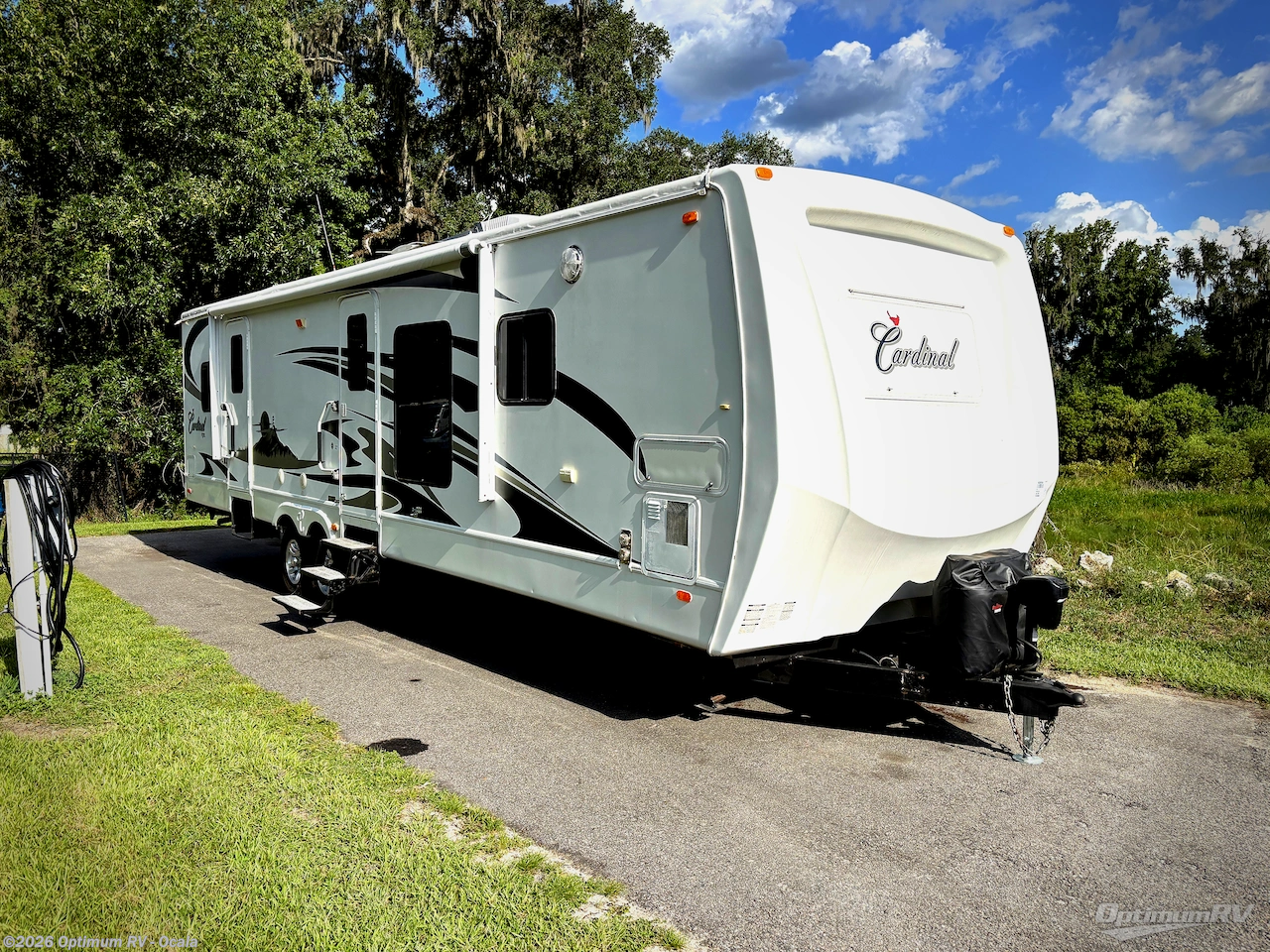 Used 2008 Forest River Cardinal T32FKR available in Ocala, Florida