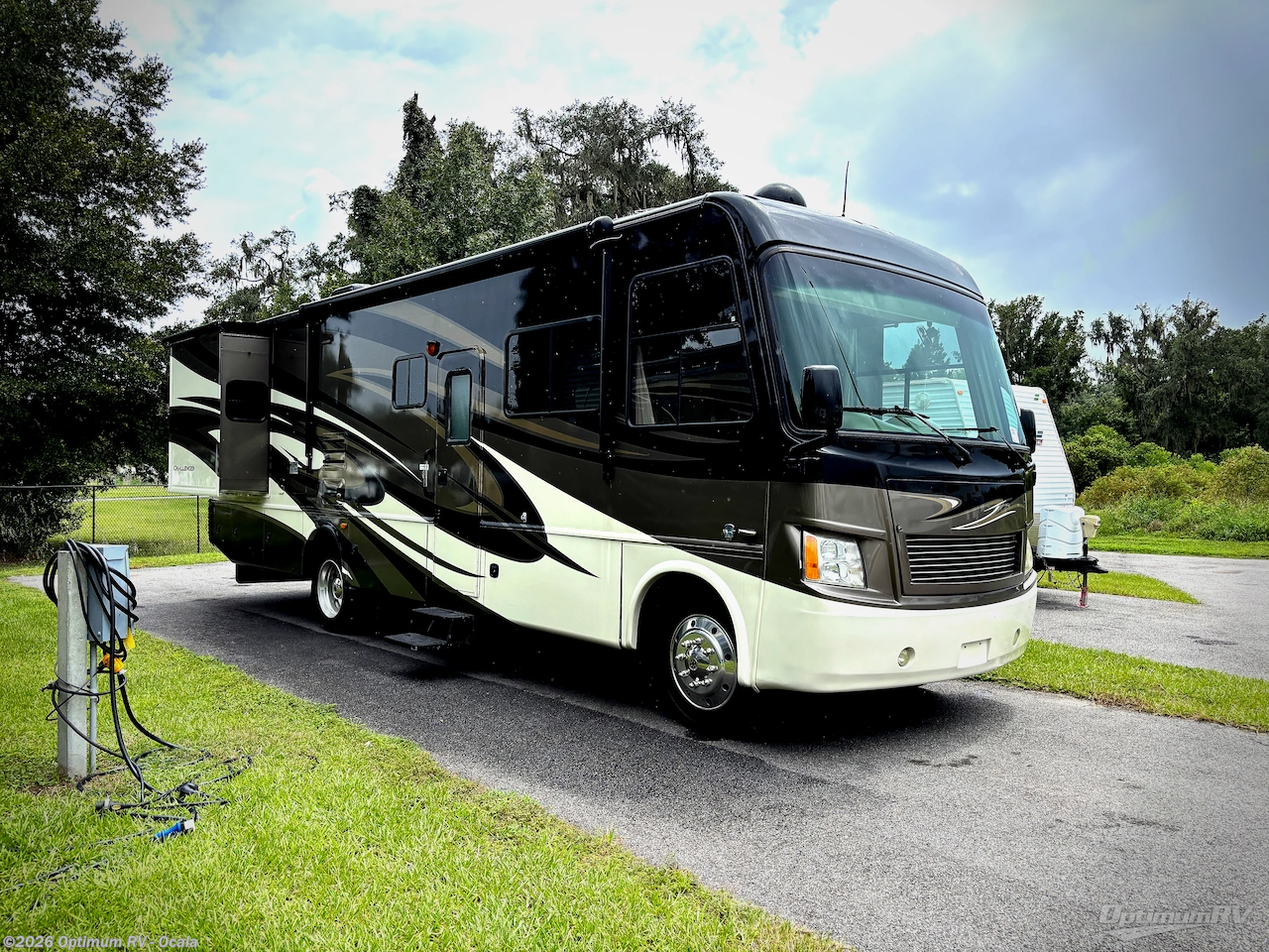Used 2012 Thor  Challenger 32VS available in Ocala, Florida