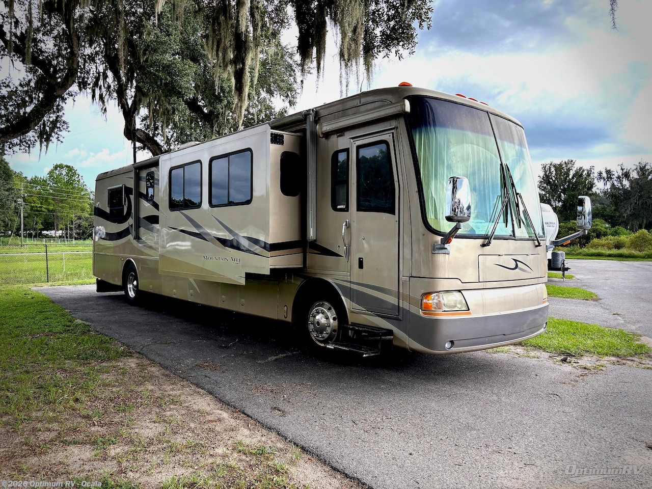 Used 2004 Newmar Mountain Aire 4016 available in Ocala, Florida