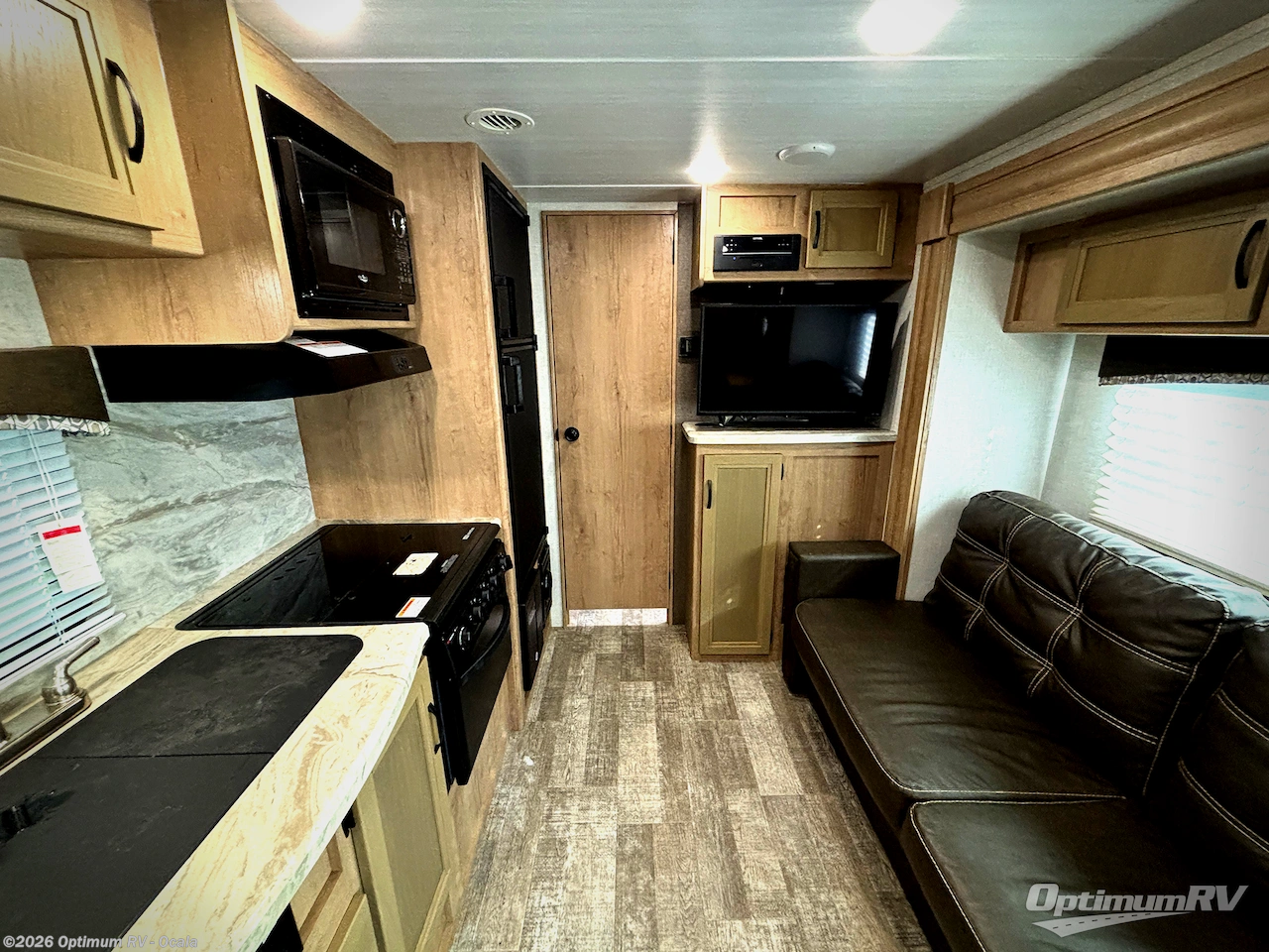 Used 2021 Winnebago Micro Minnie 2106DS available in Ocala, Florida