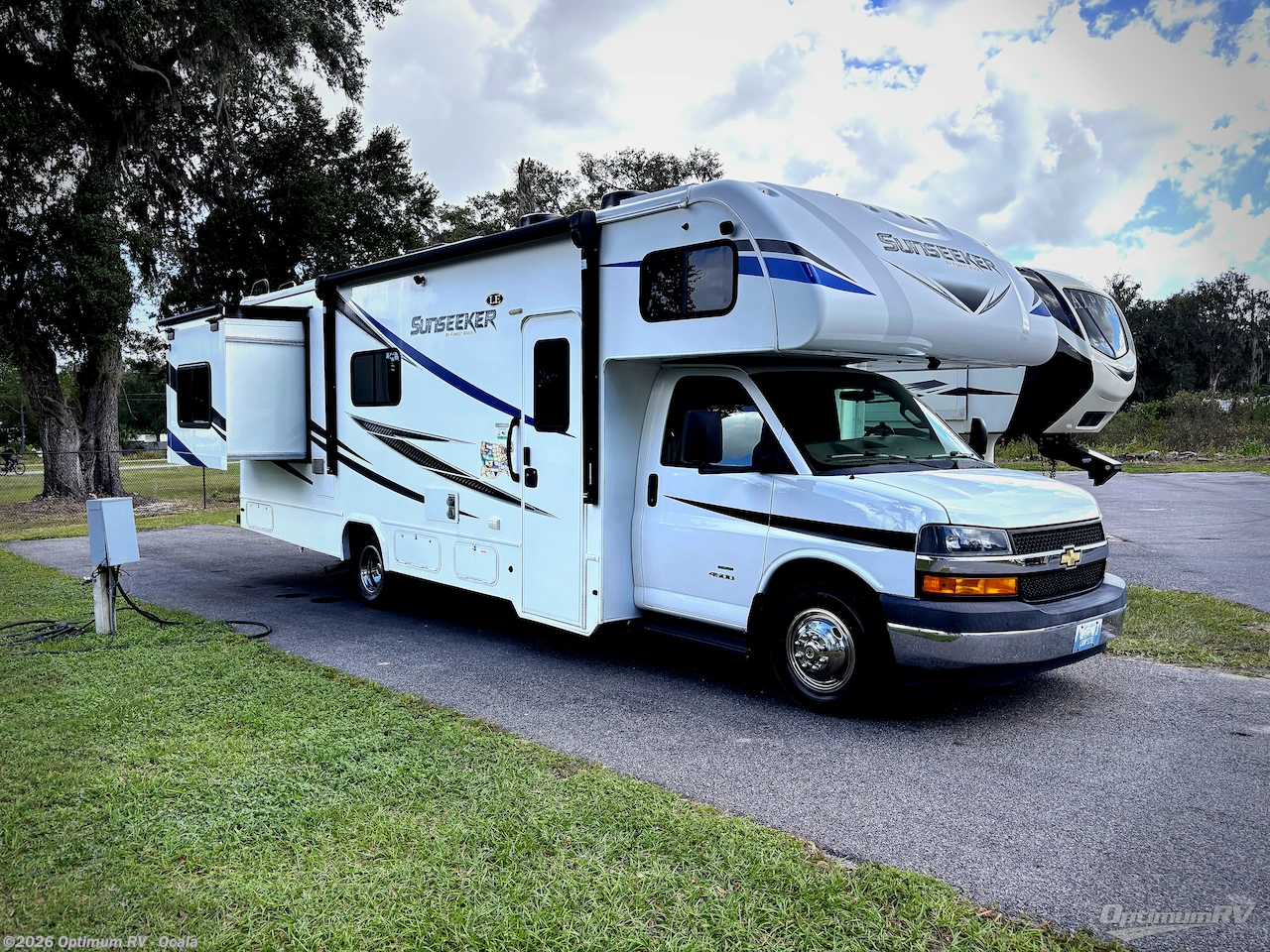 Used 2020  Forest River Sunseeker LE 2550DSLE Chevy by Forest River from Optimum RV - Ocala in Ocala, FL