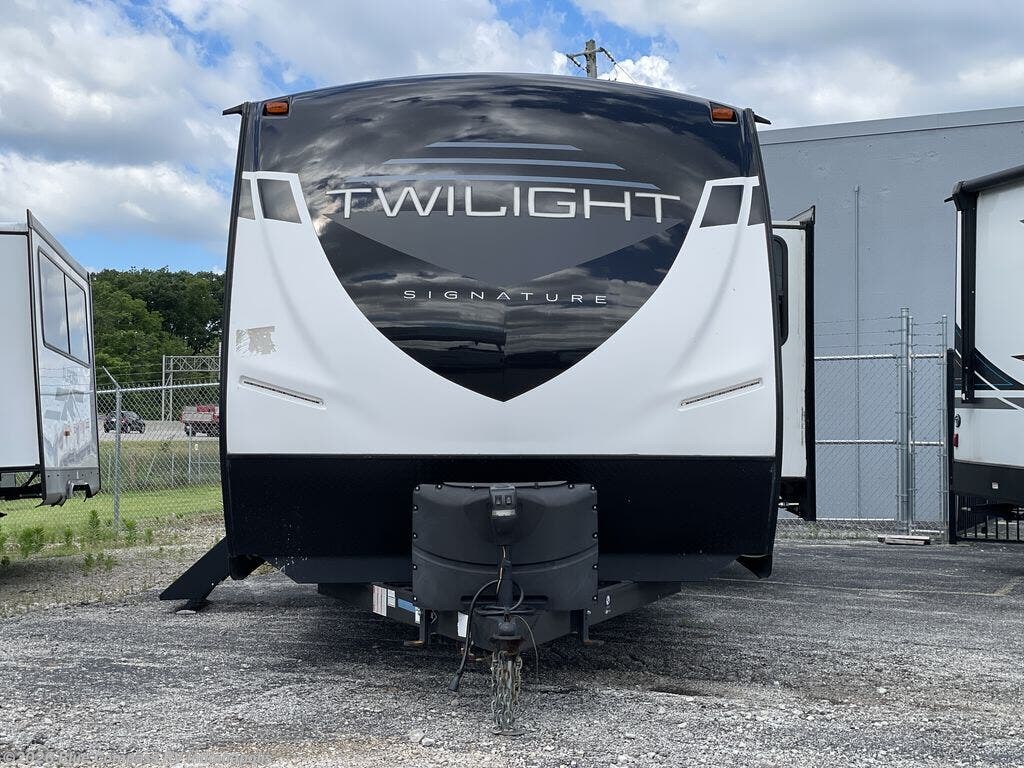 Used 2022 Cruiser RV Twilight Signature TWS 2600 available in Indianapolis, Indiana