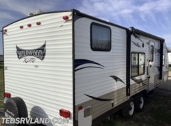 Used 2015 Forest River Wildwood X-Lite 261BH available in Paynesville, Minnesota