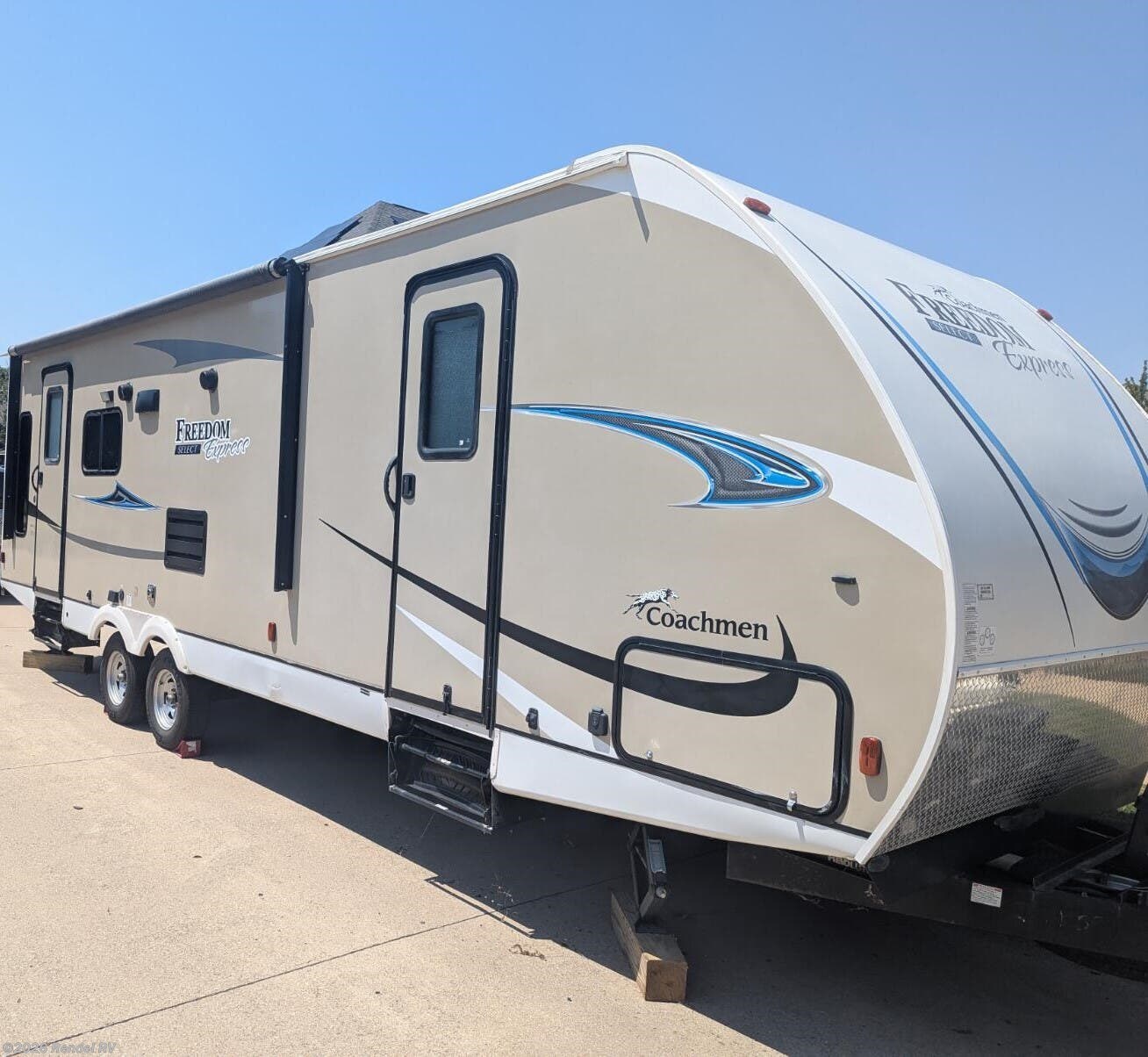 Used 2019 Coachmen Freedom Express Select 28.1 SE available in Rice, Texas