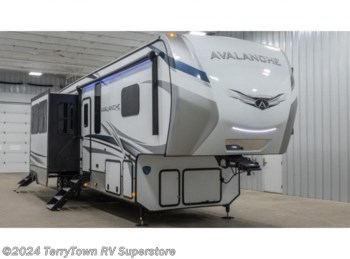 New 2022 Keystone Avalanche 378BH available in Grand Rapids, Michigan