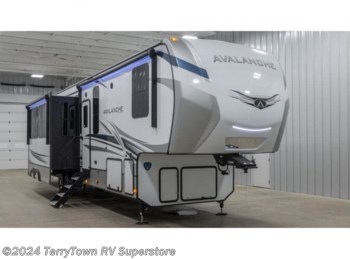 New 2022 Keystone Avalanche 390DS available in Grand Rapids, Michigan
