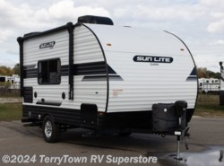 Used 2022 Sunset Park RV  Sun-Lite Classic 16BH available in Grand Rapids, Michigan