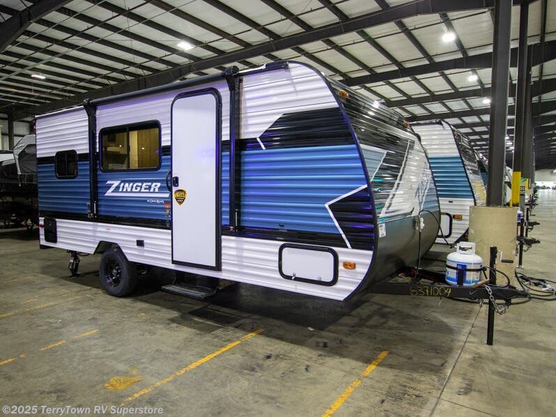 New 2025 CrossRoads Zinger Lite 18RK available in Grand Rapids, Michigan