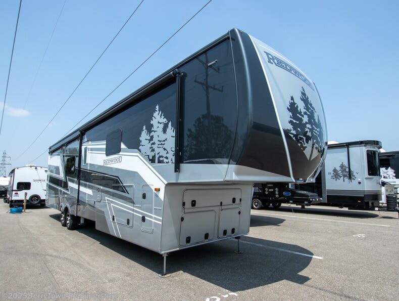 New 2025 Redwood RV Redwood 401LK available in Grand Rapids, Michigan
