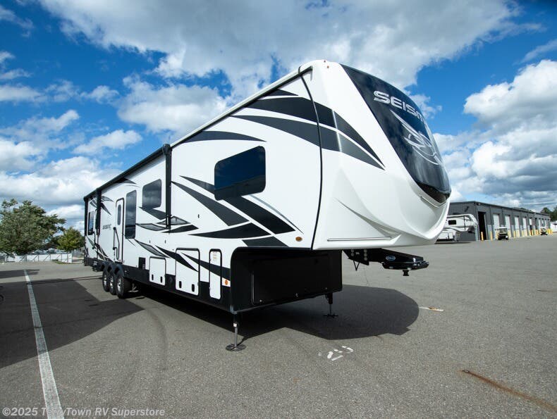 Used 2020 Jayco Seismic 4013 available in Grand Rapids, Michigan