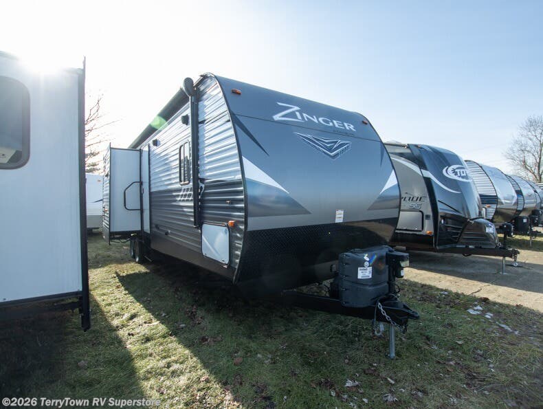 Used 2018 CrossRoads Zinger 330BH available in Grand Rapids, Michigan