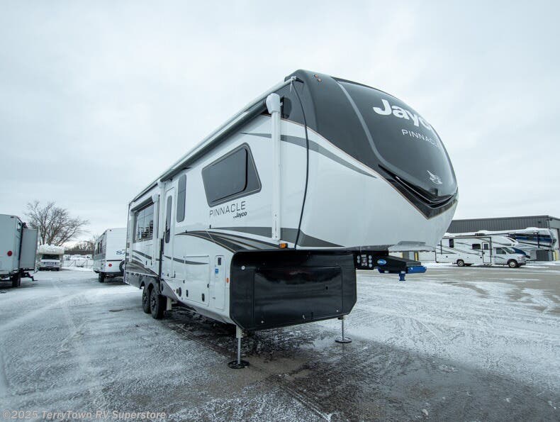 New 2026 Jayco Pinnacle 32RLTS available in Grand Rapids, Michigan