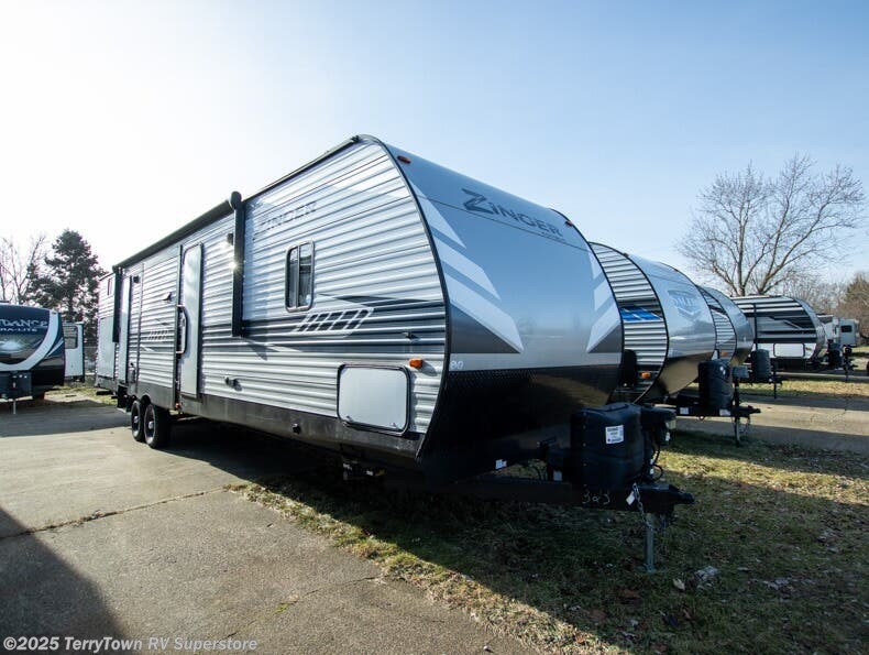 Used 2021 CrossRoads Zinger 331BH available in Grand Rapids, Michigan