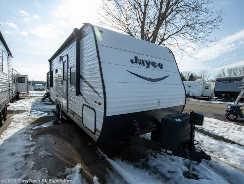 Used 2017 Jayco Jay Flight SLX 212QBW available in Grand Rapids, Michigan