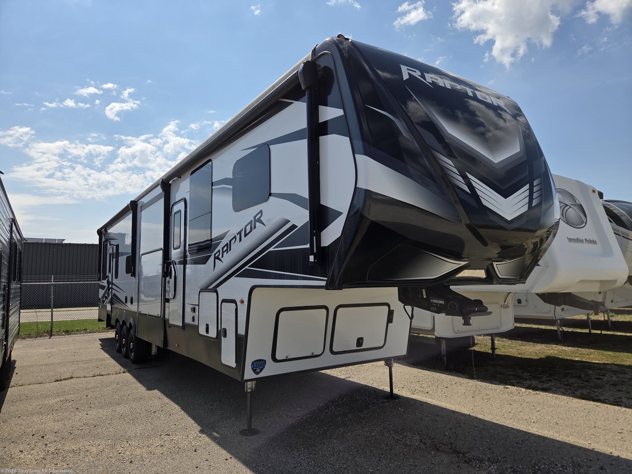 New 2022 Keystone Raptor 423 available in Grand Rapids, Michigan