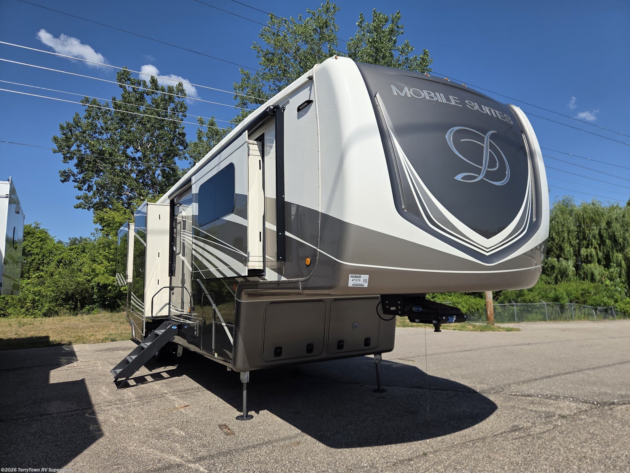 New 2022 DRV Mobile Suites 41FKMB available in Grand Rapids, Michigan
