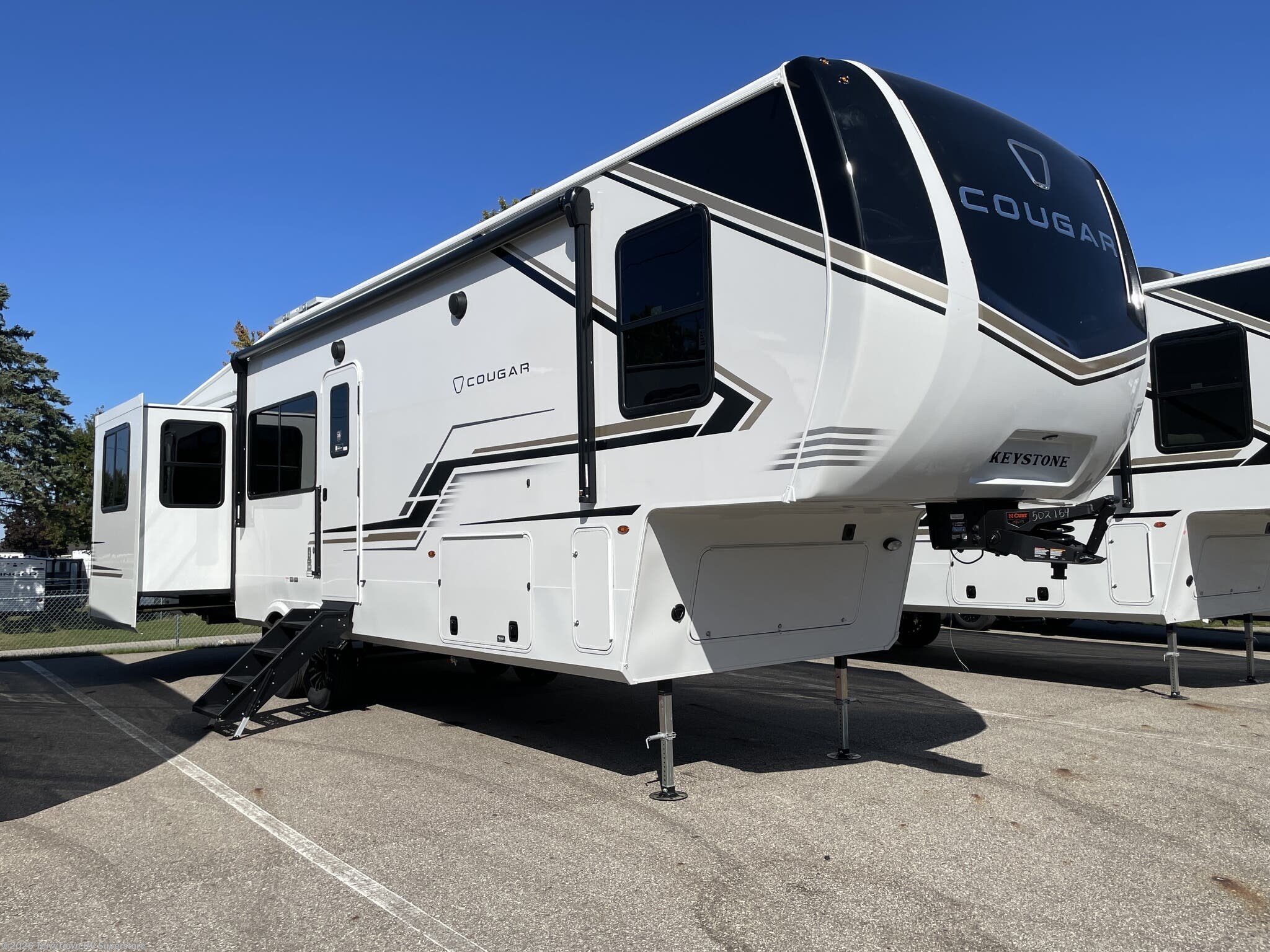 New 2027 Keystone Cougar 320RDS available in Grand Rapids, Michigan