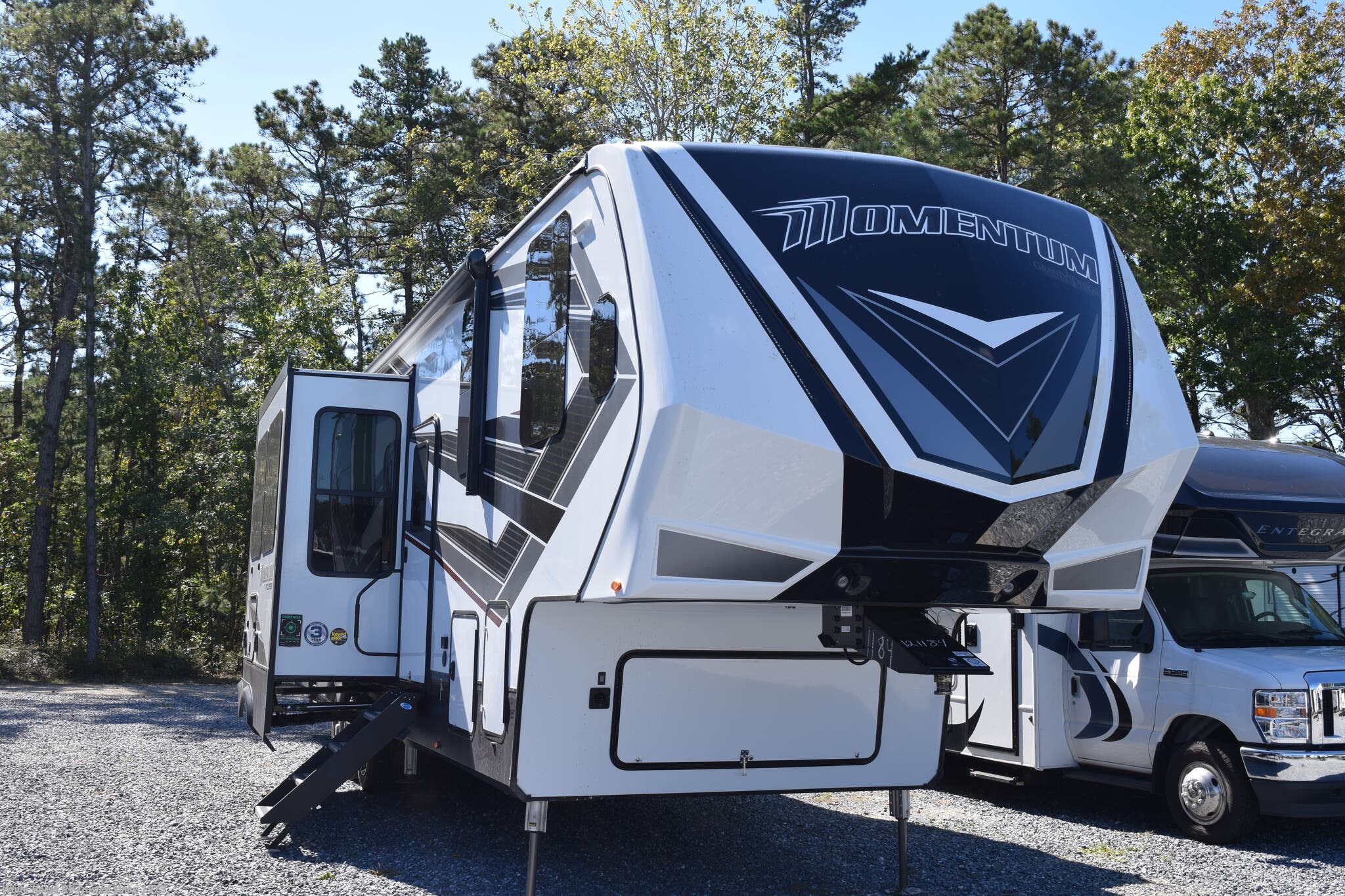  New 2022 Grand Design Momentum 381M available in Egg Harbor City, New Jersey